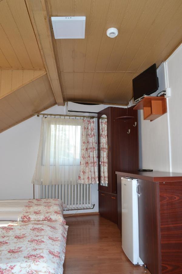 Pensiunea Bety Tutulesti Exterior foto