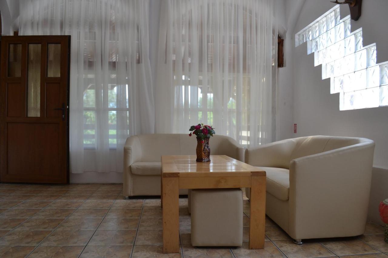 Pensiunea Bety Tutulesti Exterior foto